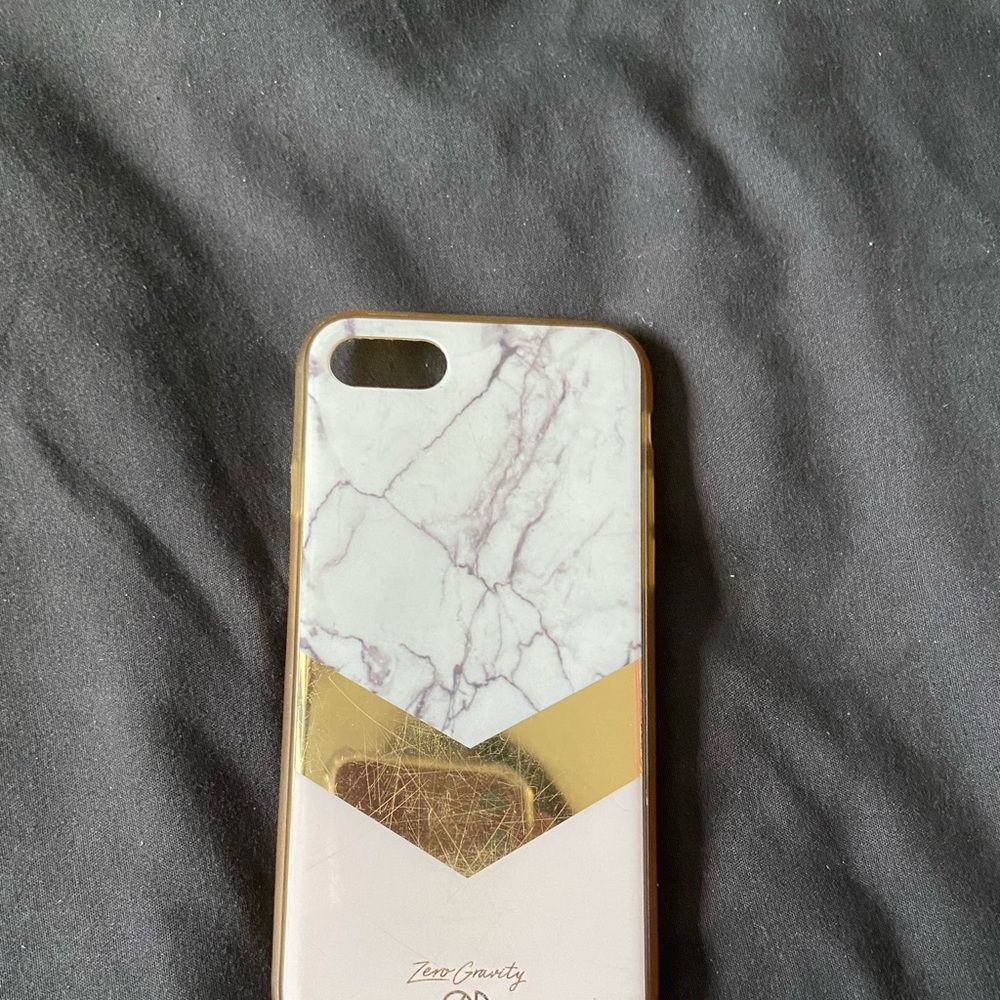 Zero gravity phone case